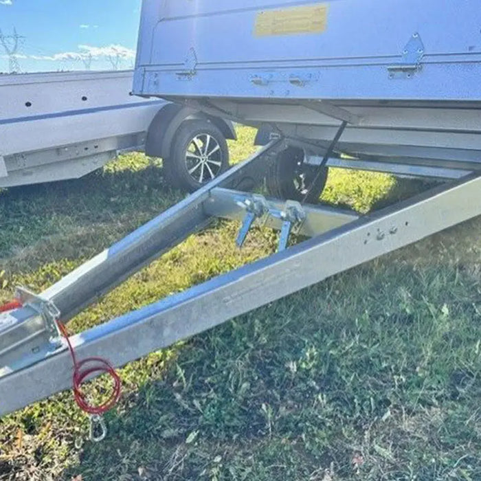 Variant 9’ Heavy Duty Utility Tilt Trailer with Ramp, 5’ x 9’ Inner Box, MFR #: 754Tilt, Made in Canada